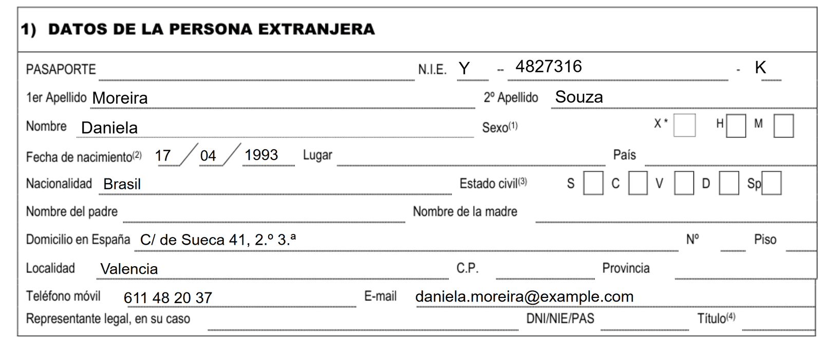 Formulario oficial EX-24 rellenado solo con los datos de la clienta (NIE, apellidos, nacimiento, domicilio, contacto). Datos ficticios.